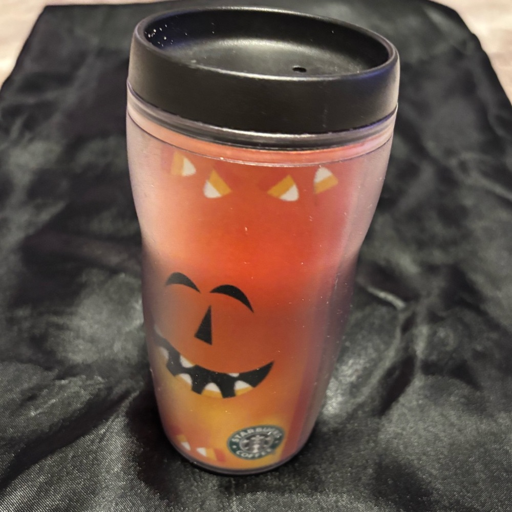Starbucks Coffee Company
2001 2002 Halloween 8oz
Tumbler Pumpkin Jack-O'-